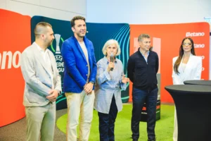 Betano носи легендарен бранител и трофеите на УЕФА в София